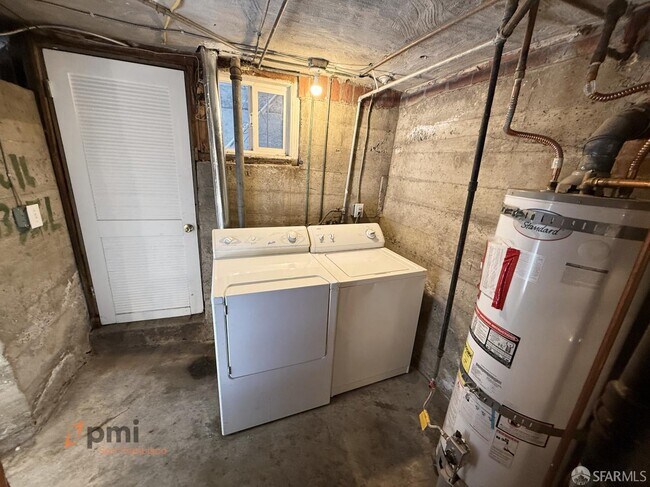 Building Photo - 1414 Newcomb Ave