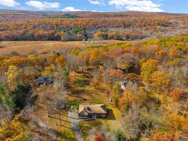 Building Photo - 117 Church Hill Rd