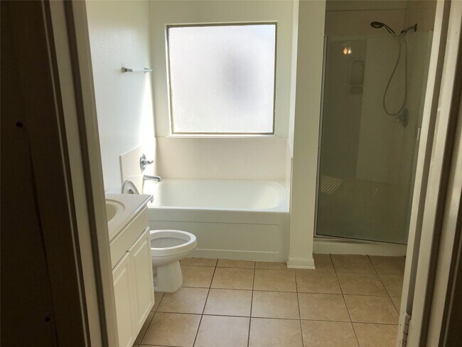 Building Photo - 8531 Ashford Green Ln