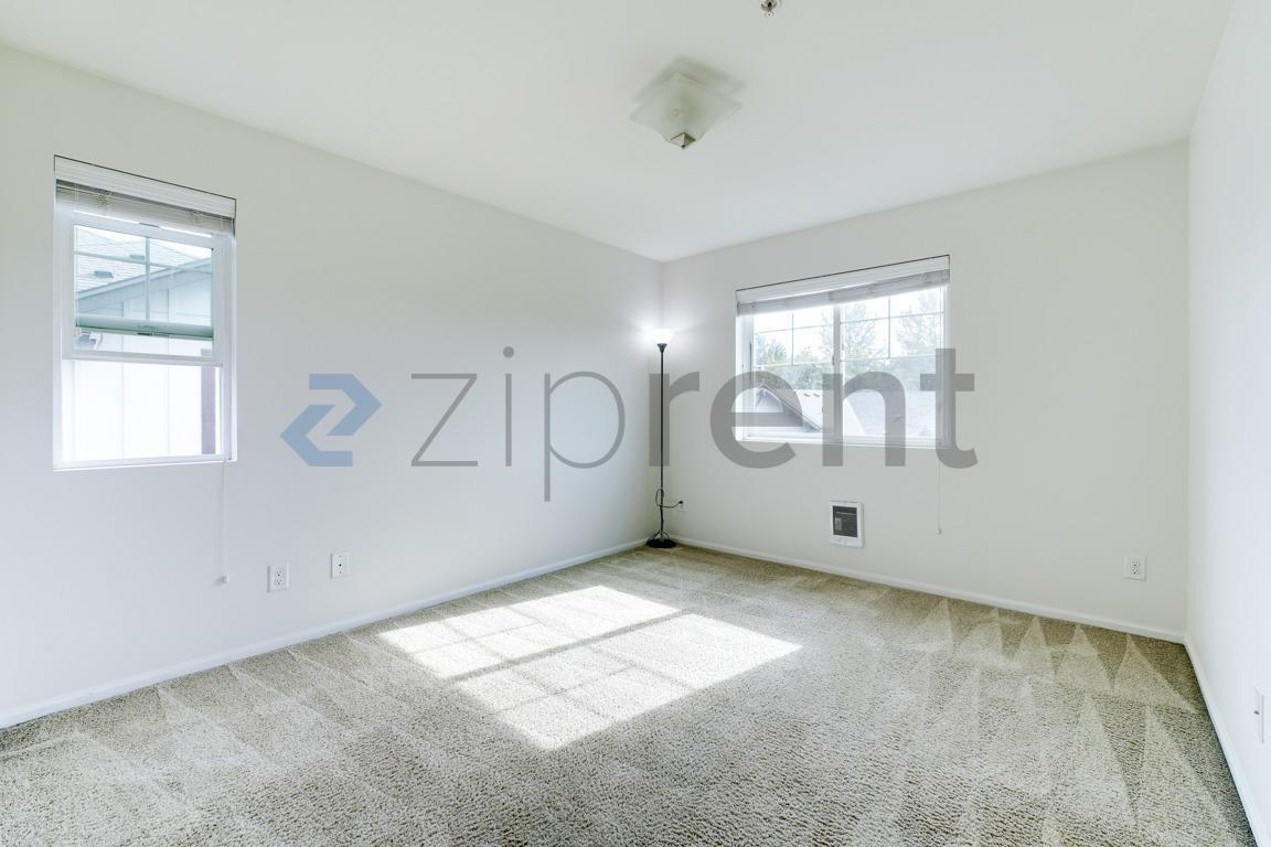 Building Photo - Unit 101