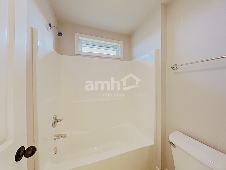 Building Photo - 4004 Crest Ridge Cv