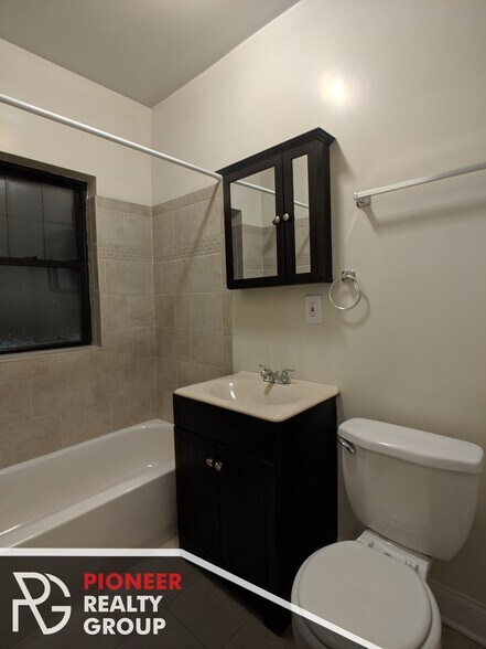 Building Photo - 2842 N Orchard St