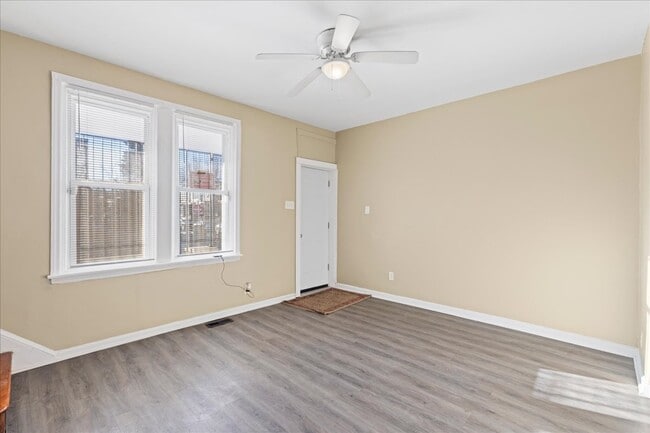Building Photo - 1602 Pershing St