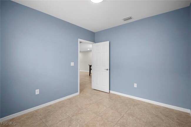 Building Photo - 4290 Dutchess Park Rd