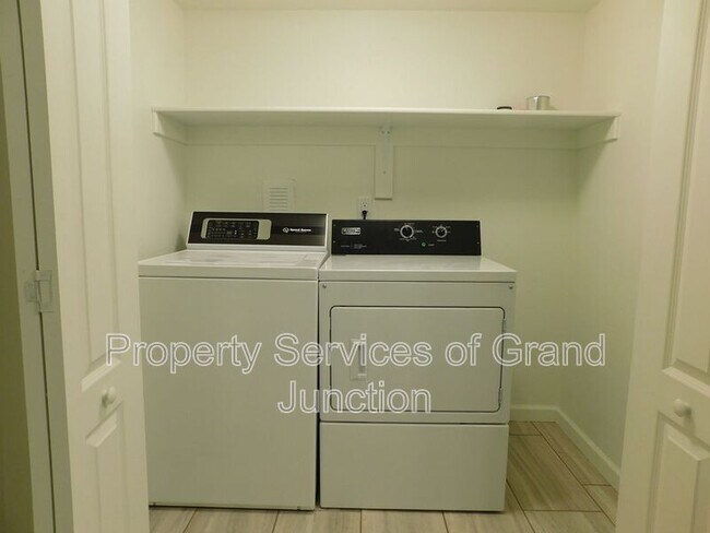 Building Photo - 657 Trinity Way