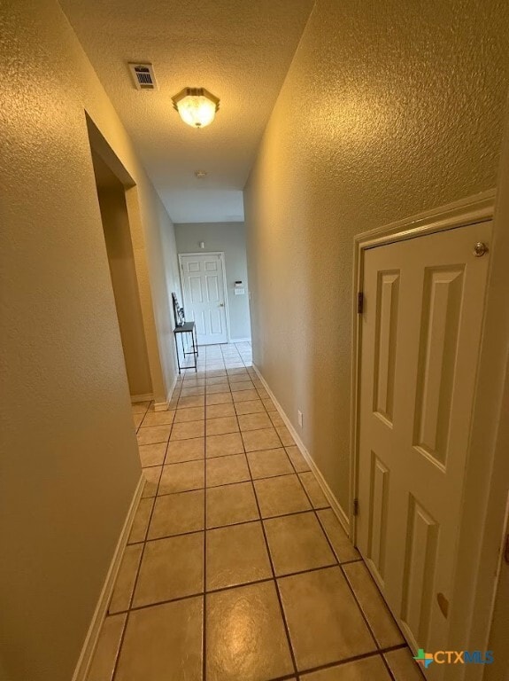 Building Photo - 1832 Canyon Lake Dr