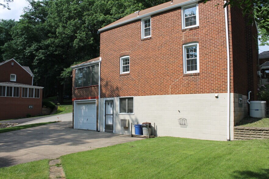 Building Photo - 300 Barclay Avenue