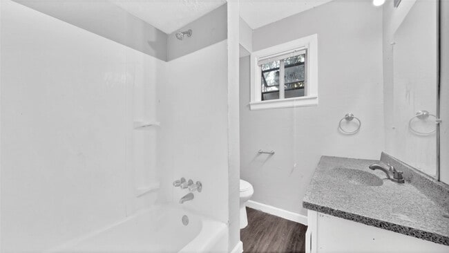 Building Photo - 5532 Eskridge St