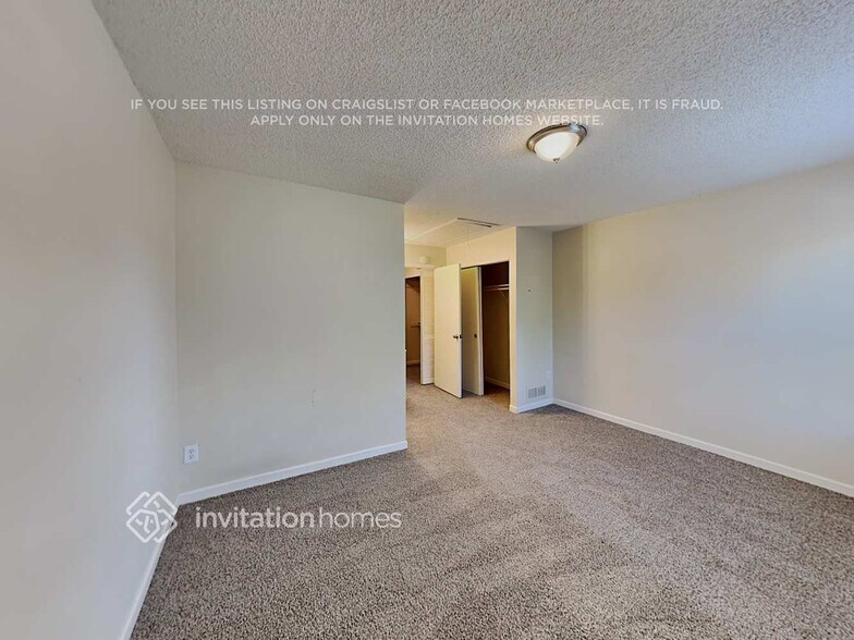 Building Photo - 1811 S Quebec Way
