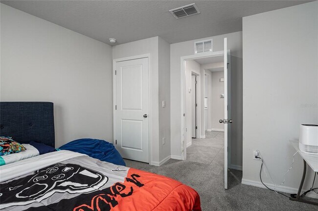 Building Photo - 12277 Mountain Is Trl