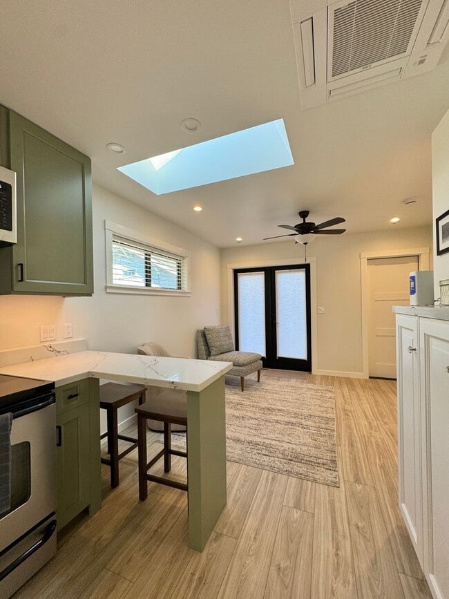 Building Photo - Furnished ADU 1 Bedroom 1 Bathroom Less Th...