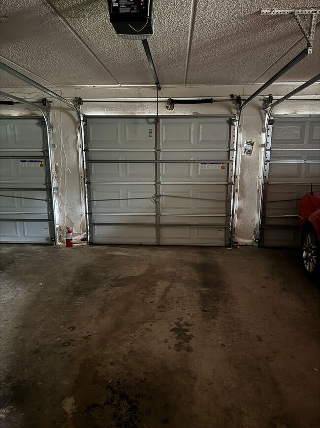 Building Photo - Newly Remodeled 2/2 in Pine Shadows Condom...
