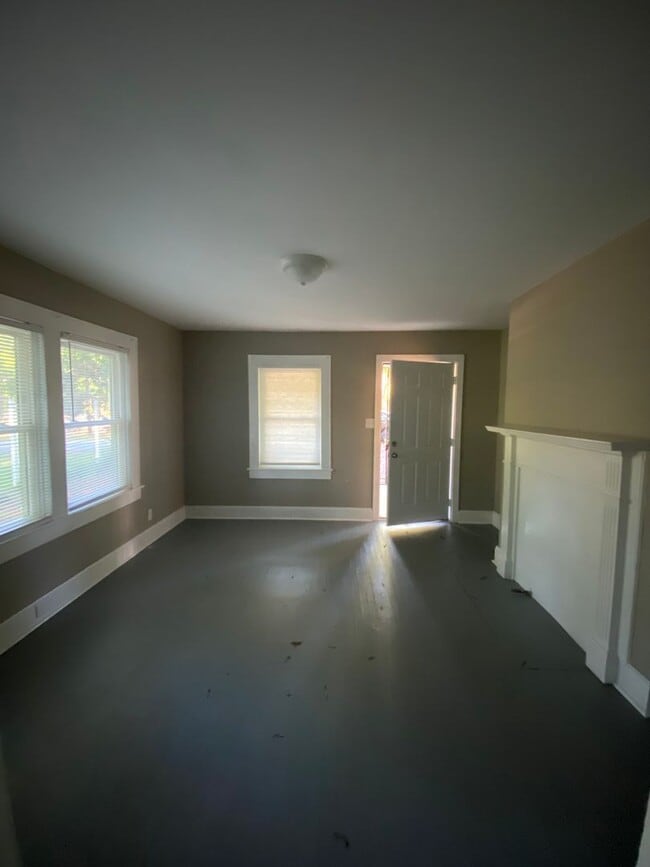 Building Photo - 1/1 duplex in shelby, nc