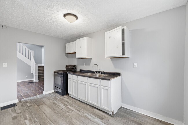 Building Photo - 1737 Terrace Ave