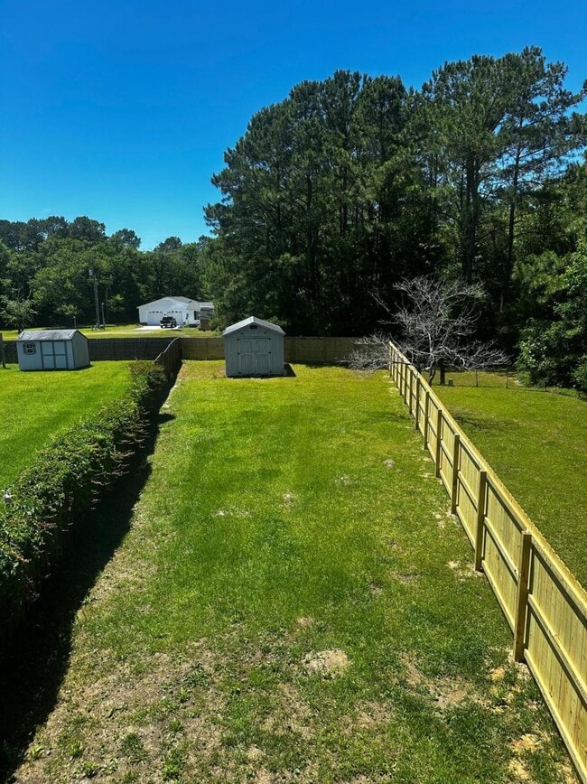 Building Photo - 119 Tillett Ln