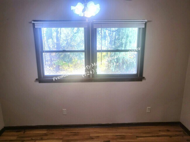 Building Photo - 919 6th Ave