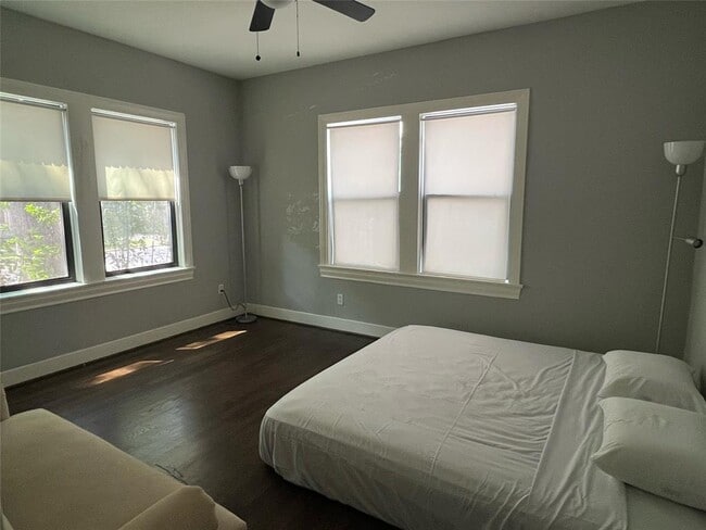 Building Photo - 4920 La Branch St