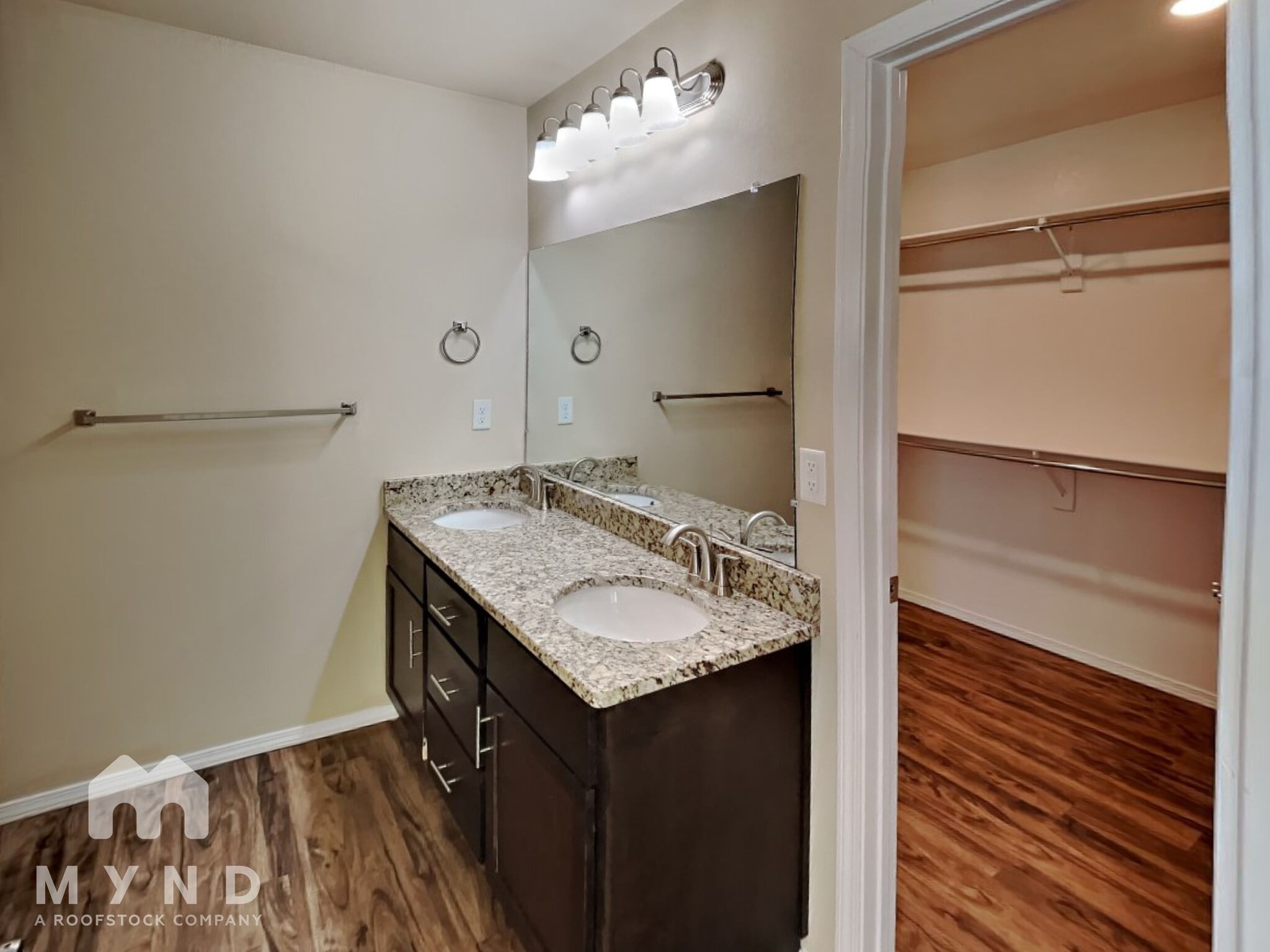 Building Photo - 2109 Cedar Cir