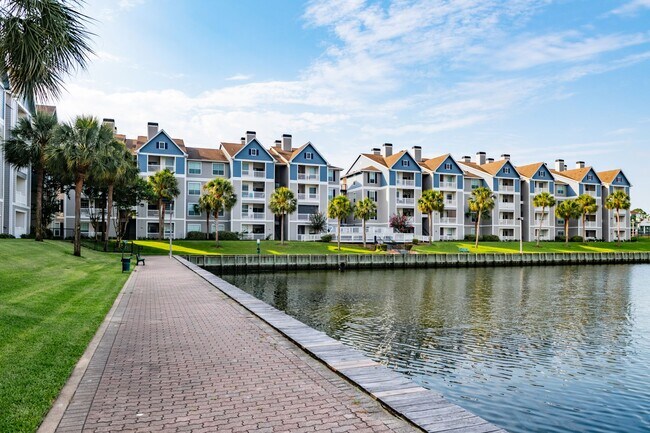 Building Photo - The Moorings