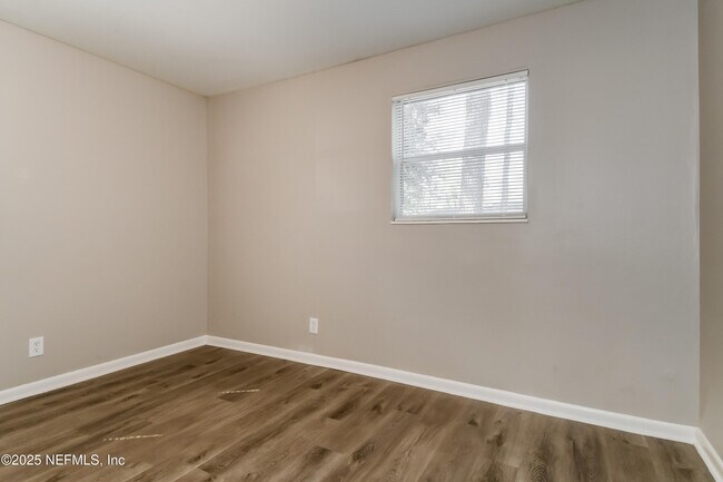 Building Photo - 2166 Jammes Rd