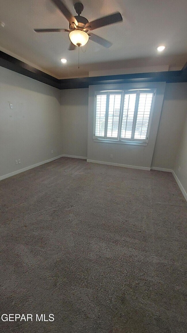 Building Photo - 12349 Desert Wolf Ave
