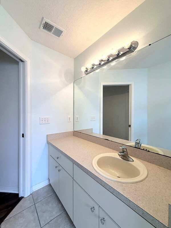 Building Photo - 16221 Bridgewalk Dr