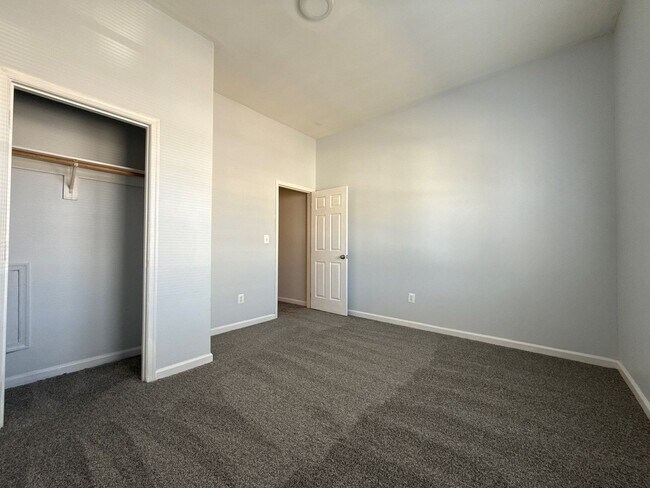 Building Photo - Beautiful Three - Bedroom Home In Baltimore