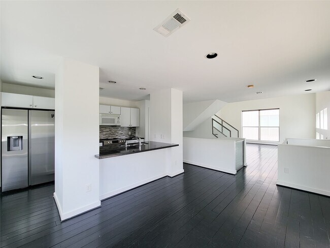 Building Photo - 2605 Calumet St