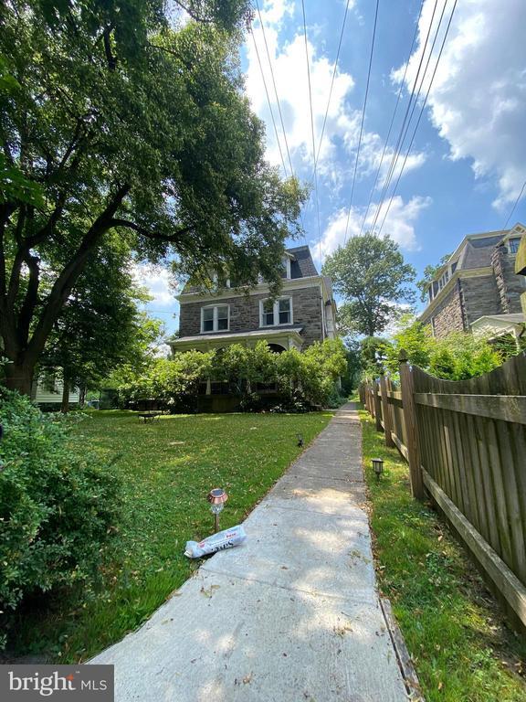 Building Photo - 7300 Boyer St