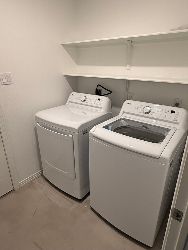 Building Photo - 10630 Morado Cir