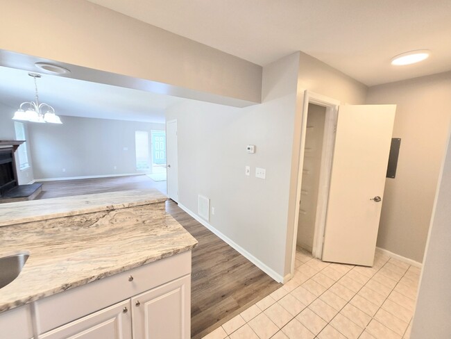 Building Photo - 329 Ferdinand Cir