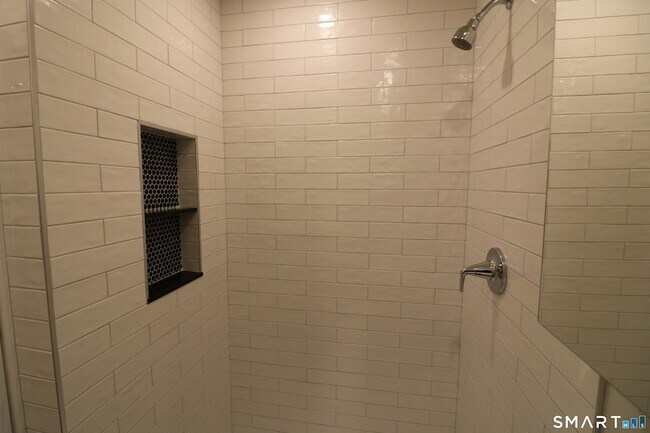 Building Photo - 6 Mary St