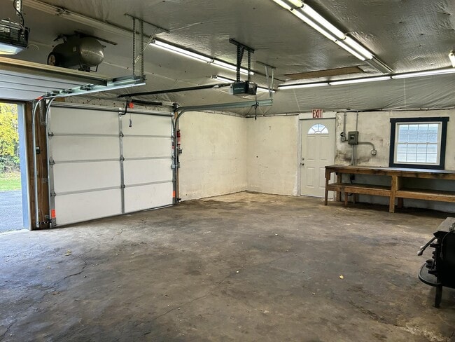 Building Photo - 349 E Fulton St