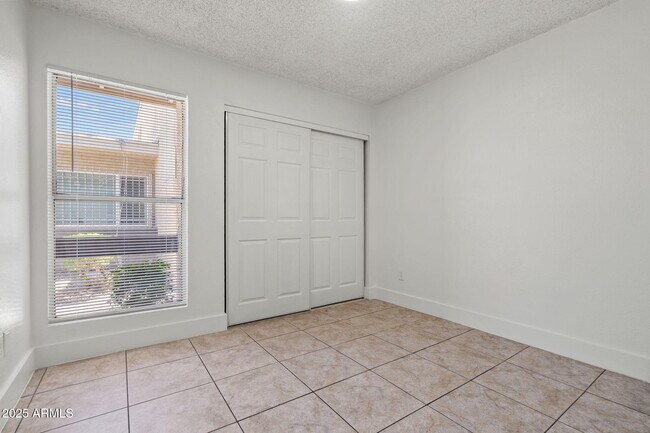 Building Photo - 2698 N 43rd Ave