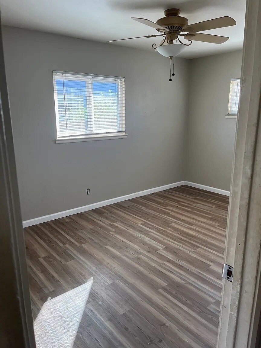 Building Photo - 1150 Smith Ln