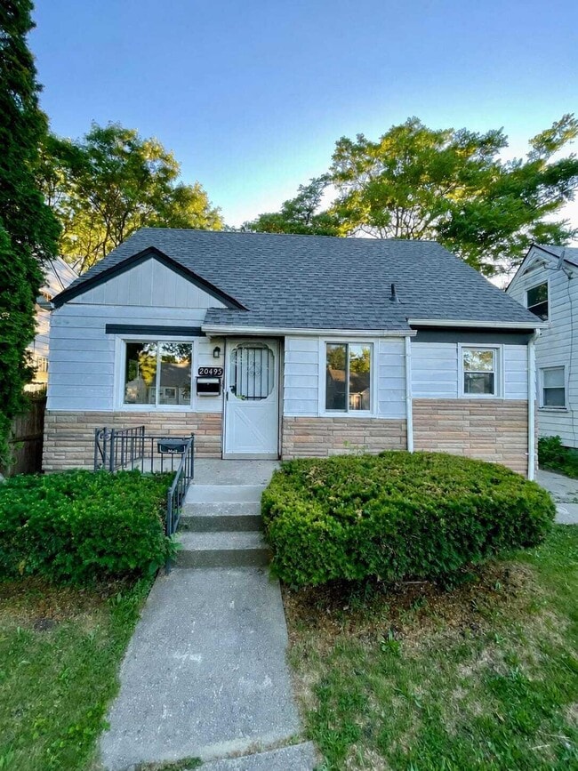 Building Photo - 20495 Mendota St