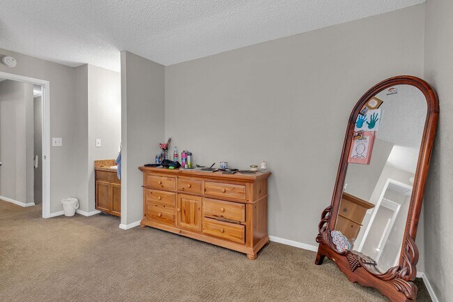 Building Photo - 3808-3814 Coates Circle