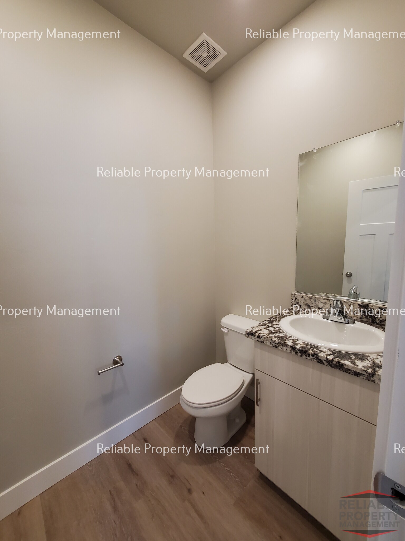 Building Photo - 359 N 3rd W