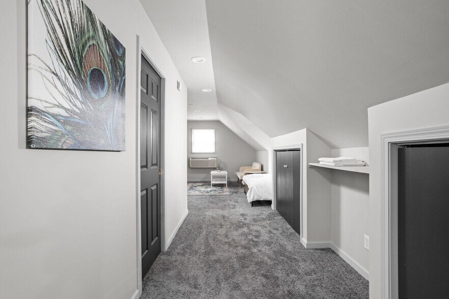 Building Photo - 848 Camp St