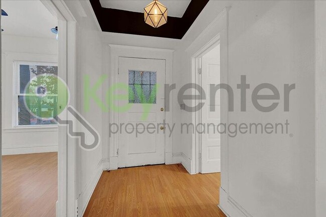 Building Photo - 1827 T St