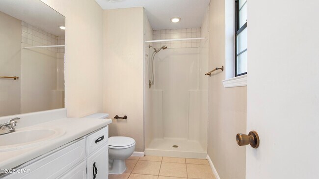 Building Photo - 807 White Oak Ct