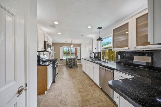 Building Photo - 16731 Creek Trail