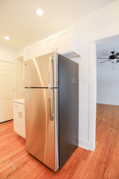 Building Photo - 2005 W Argyle St