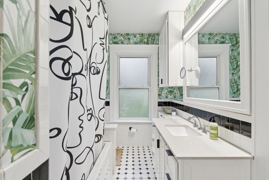 Building Photo - 38 Ocean House Rd