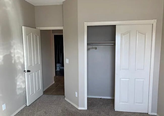 Building Photo - 14207 North Point Ave