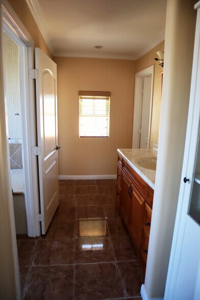 Master Bathroom - 2026 -2028 Clyde Ave