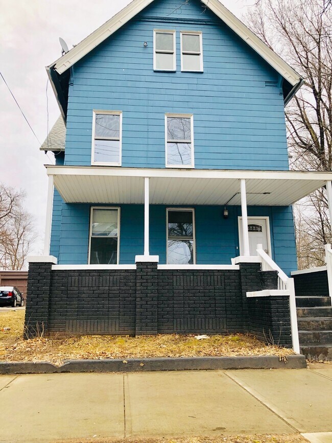 Building Photo - 27 Shelton Ave