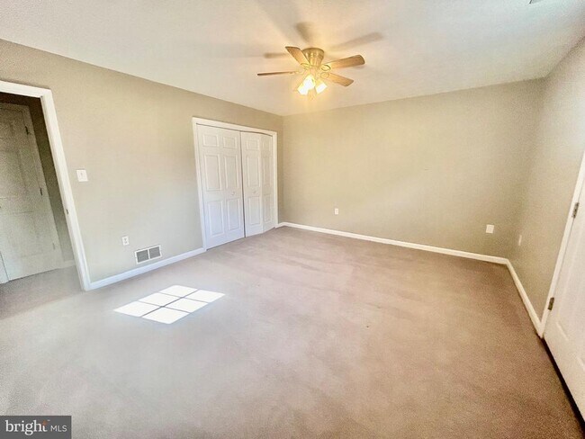 Building Photo - 307 Raven Rd
