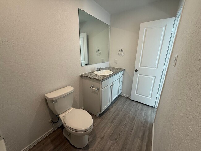 Building Photo - 10622 Erinita Way