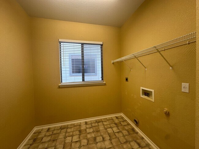 Building Photo - Stone Oak home for rent in gated community